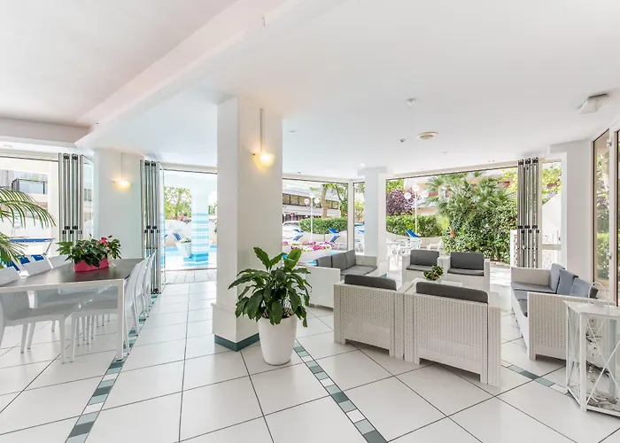 Michelangelo فندق تْشيزيناتيكو