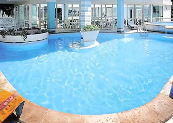 Michelangelo מלון צ'סנטיקו