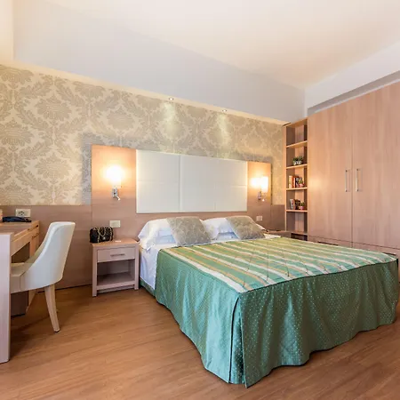 Michelangelo Hotel 4*