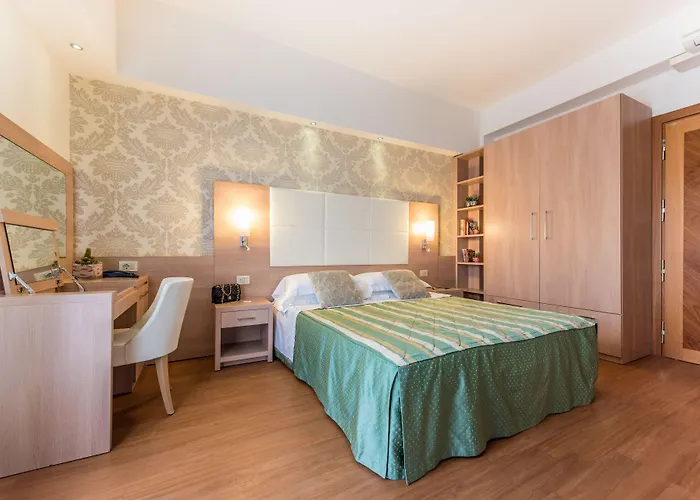 Michelangelo Hotel 4*