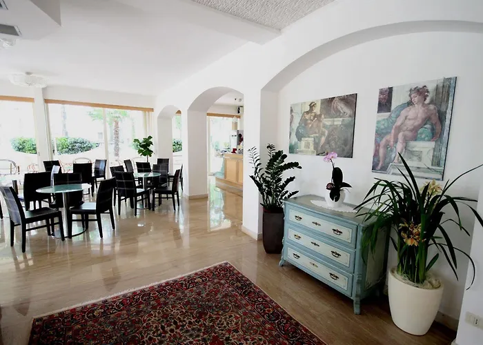 Michelangelo Hotel 4*